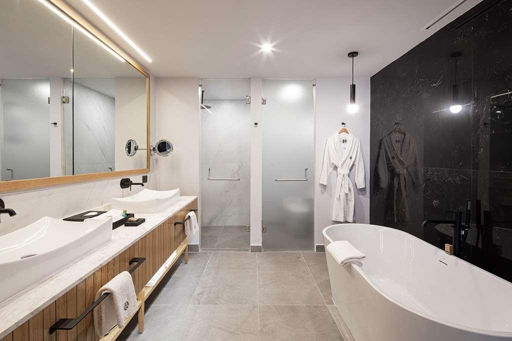 Hotel Galeria Plaza Monterrey Extérieur photo Bathroom