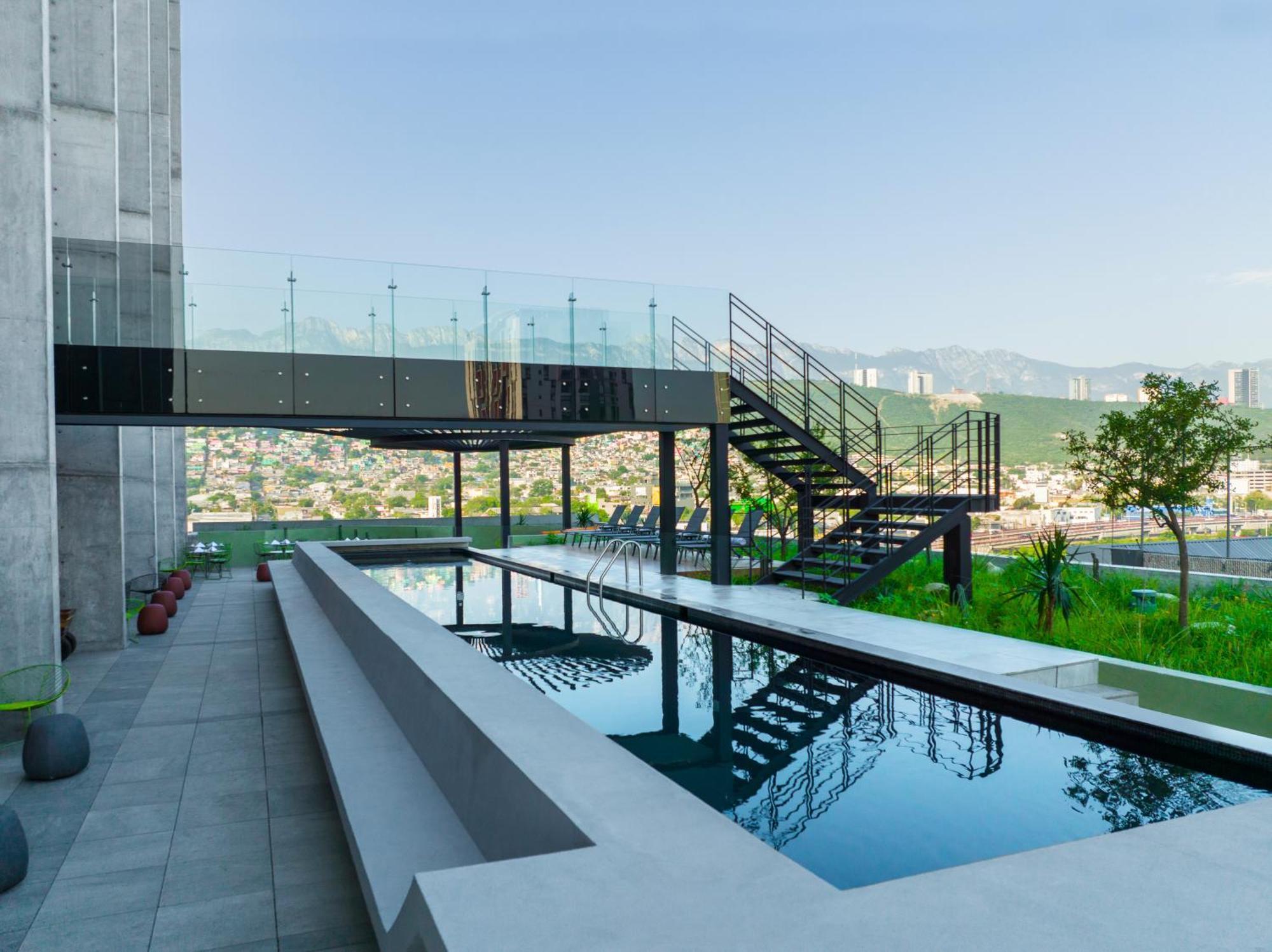 Hotel Galeria Plaza Monterrey Extérieur photo Skyline Residences