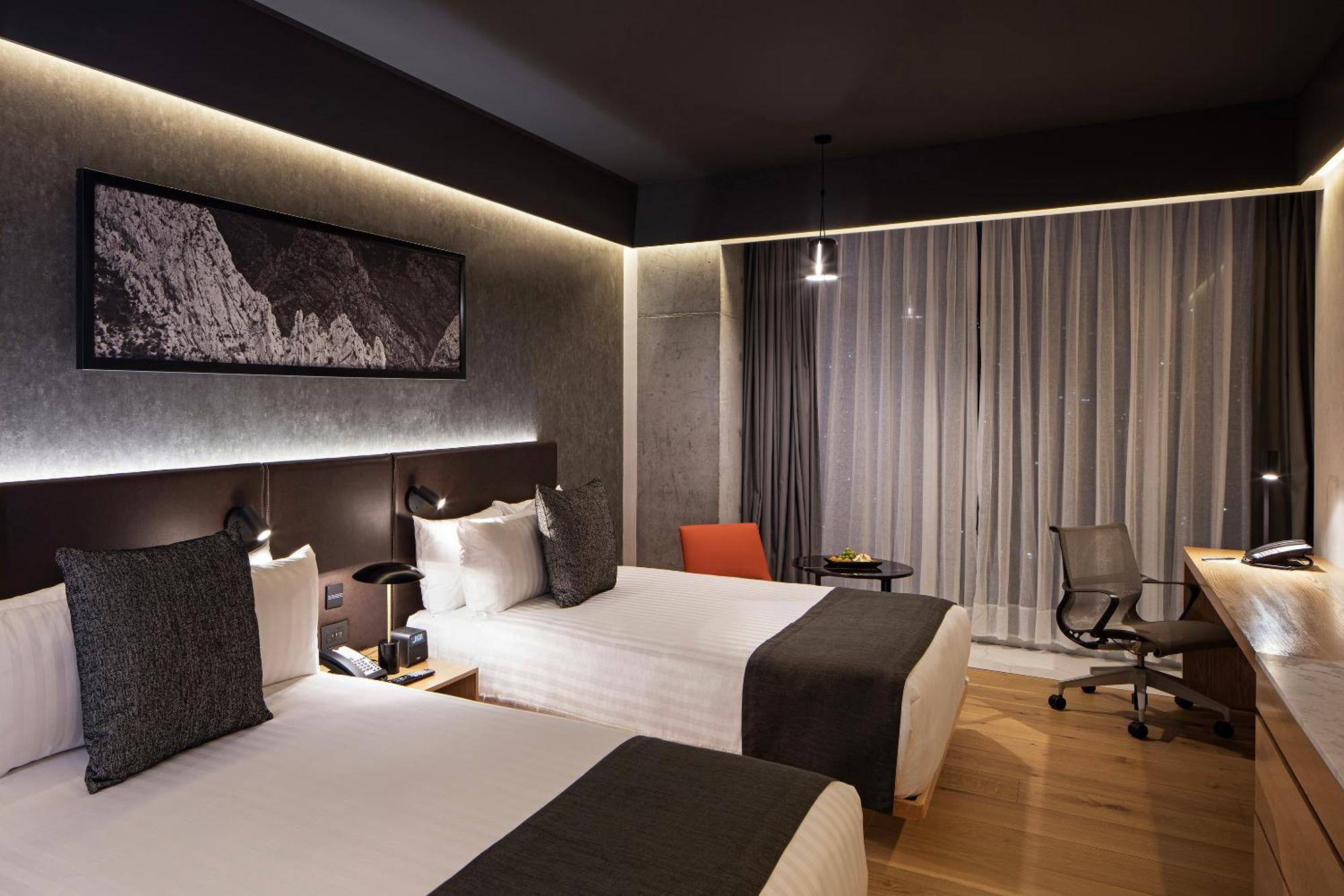Hotel Galeria Plaza Monterrey Extérieur photo A room at the hotel