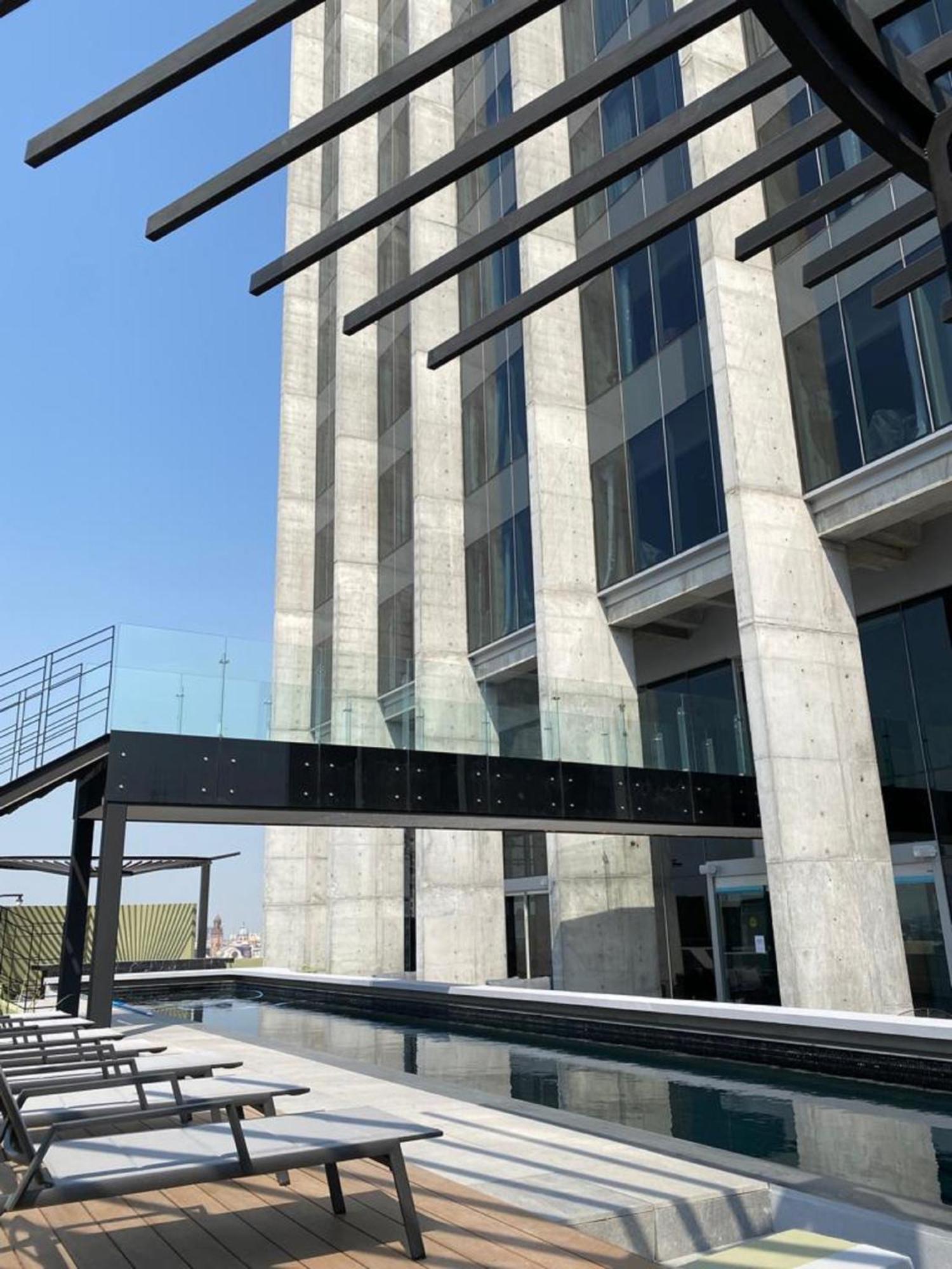 Hotel Galeria Plaza Monterrey Extérieur photo The Skywalk