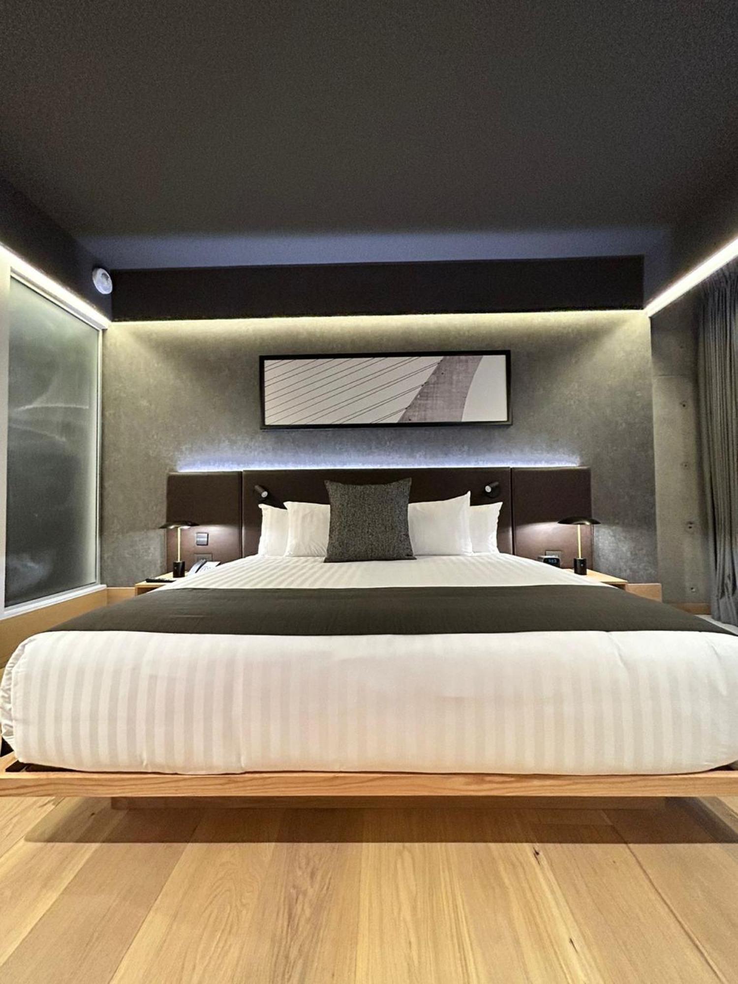 Hotel Galeria Plaza Monterrey Extérieur photo A bedroom at the hotel